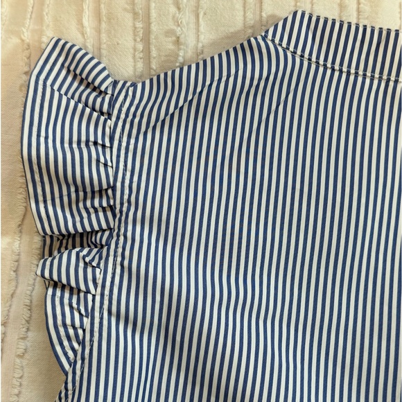 Classy, stripped women's shirt! - Picture 3 of 3